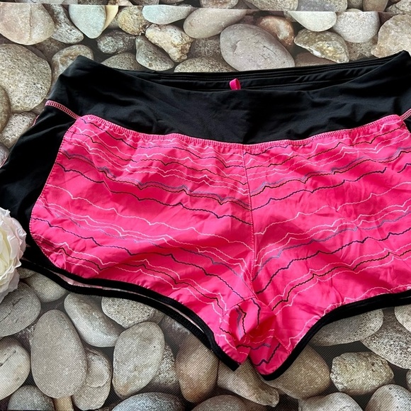 NIKE ATHLETIC SHORTS - Picture 4 of 7